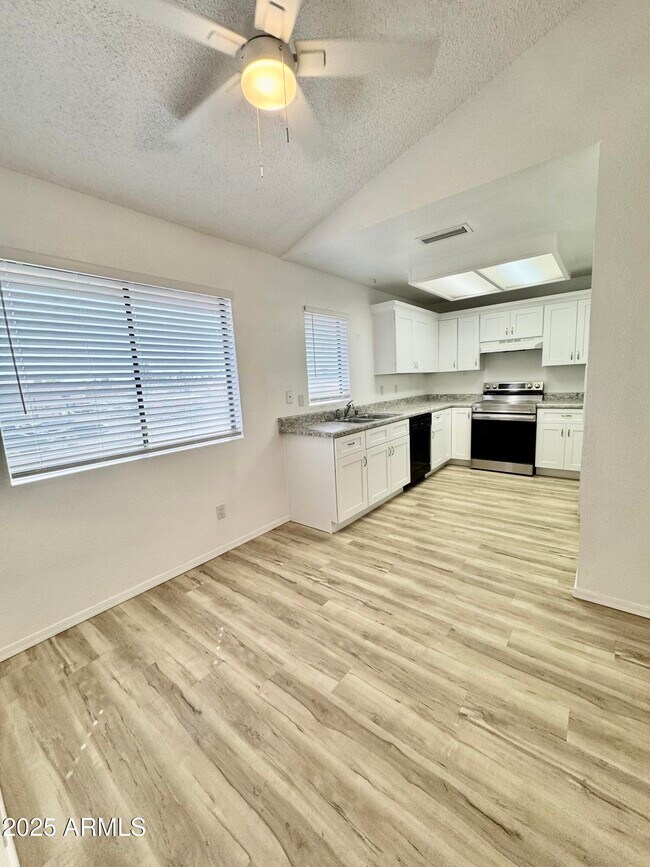 2035 S Elm St Unit 233