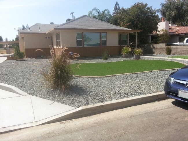 Building Photo - 6305 Almond Dr