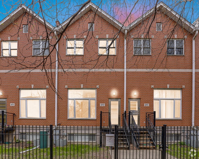 Building Photo - 4879 N Winthrop Ave Rental