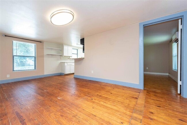 Photo - 406 Lexington Rd