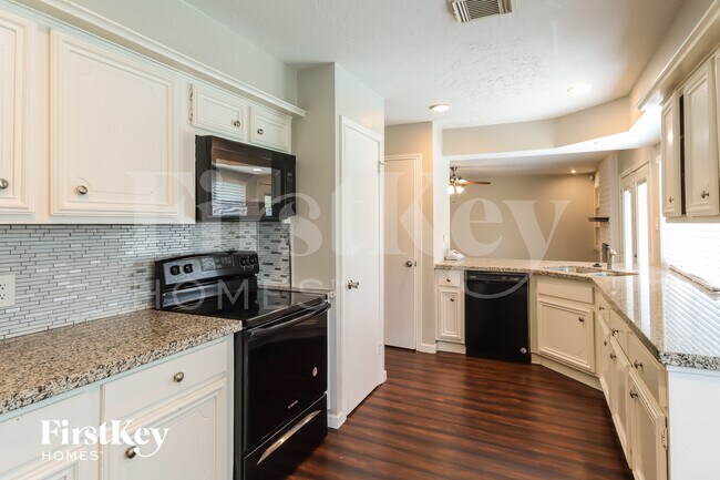 Photo - 21407 Park Downe Ln