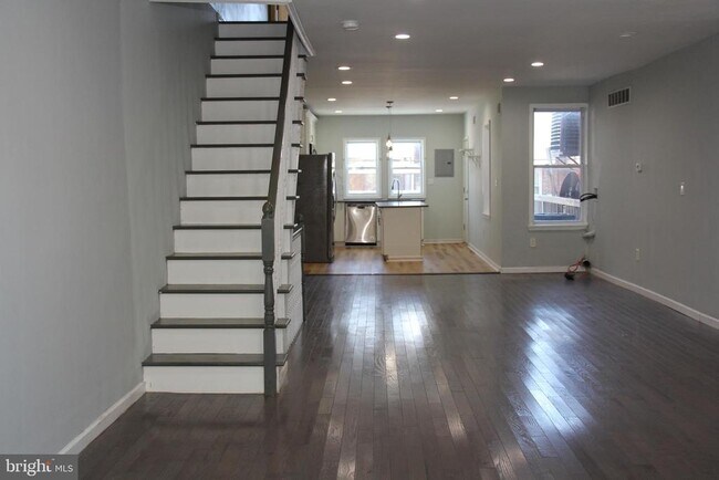 Photo - 5063 Whitaker Ave