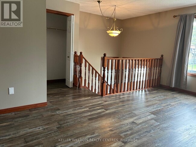Photo - 306 McKellar St