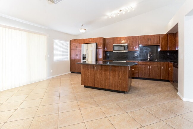 1205 Spring Breeze Cir