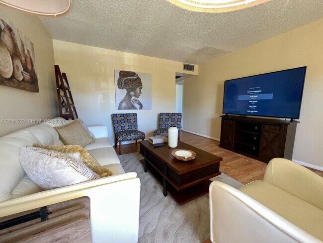 Photo - 312 Mansfield G Unit 312