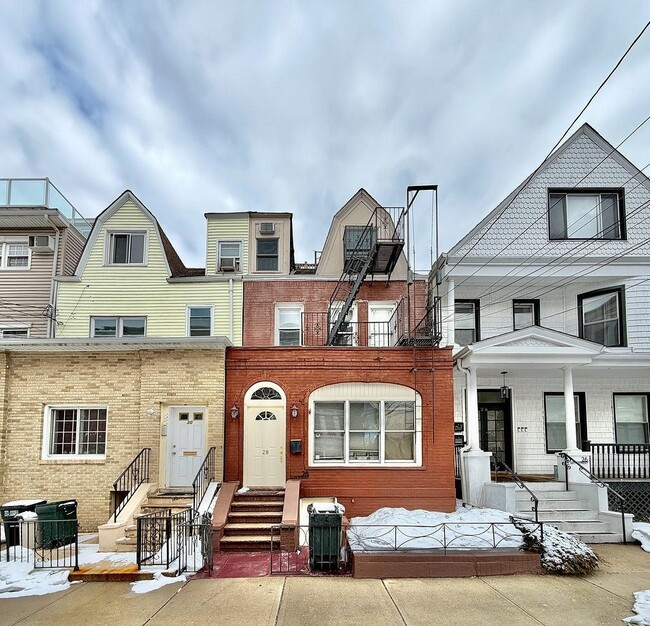 Building Photo - 28 46th St Unit 2