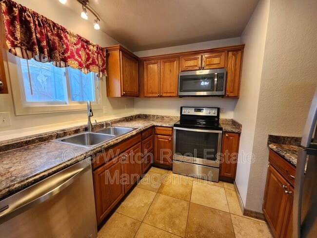 Photo - 825 N Park St Unit 4