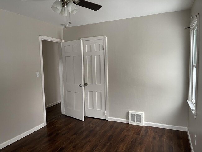 Photo - 610 Parkside Dr