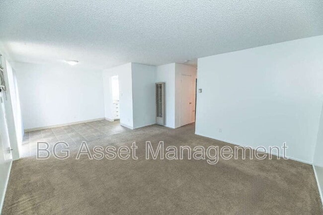 Building Photo - 1746 Kidder Ave Unit 5