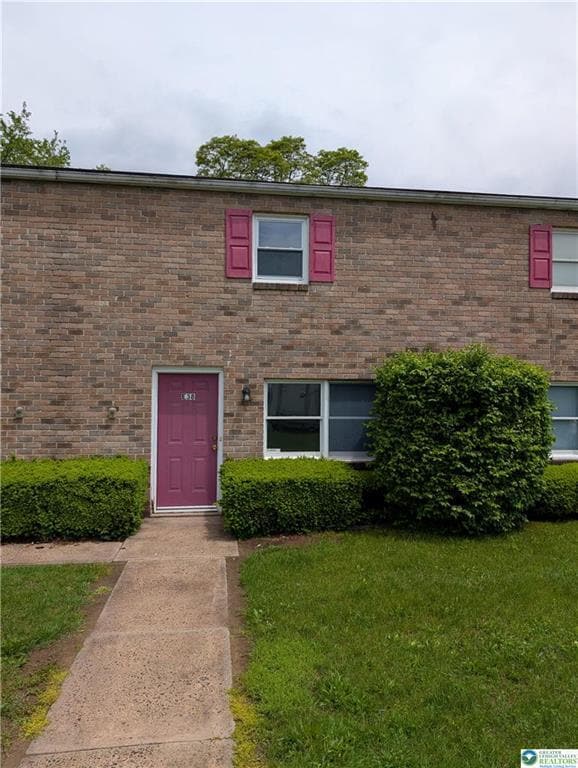 Photo - 121 E Hillcrest Ln Townhome