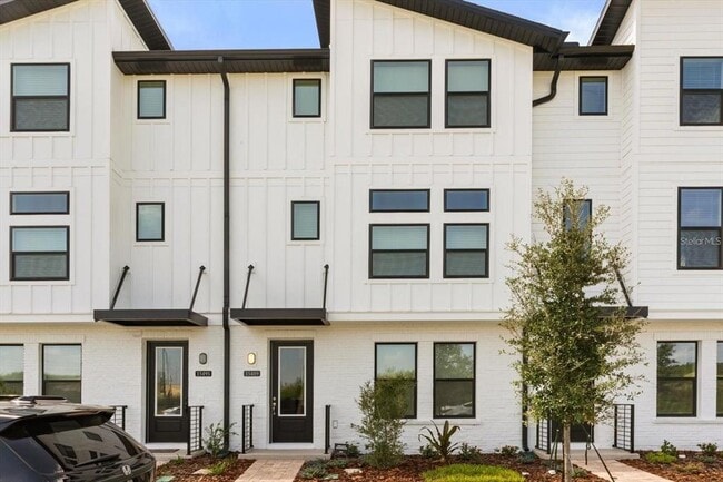 Building Photo - 15489 Hamlin Pk Dr