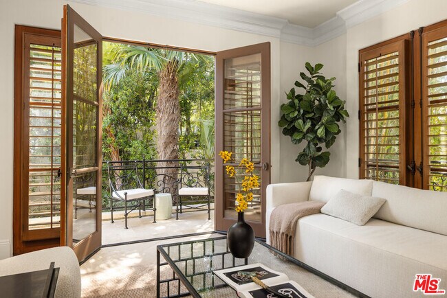 Photo - 587 Entrada Dr