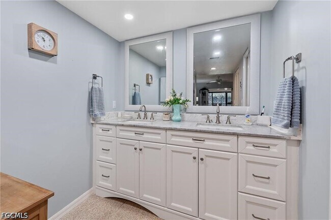 Photo - 5890 Trailwinds Dr Unit 522
