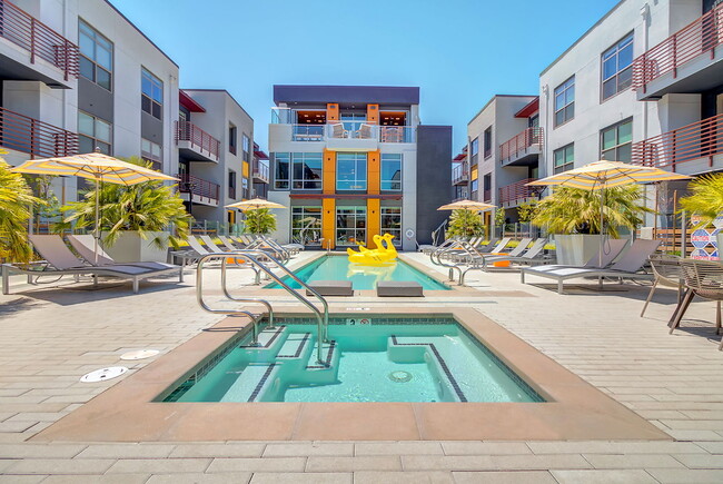 Photo - ROEN Menlo Park Apartments