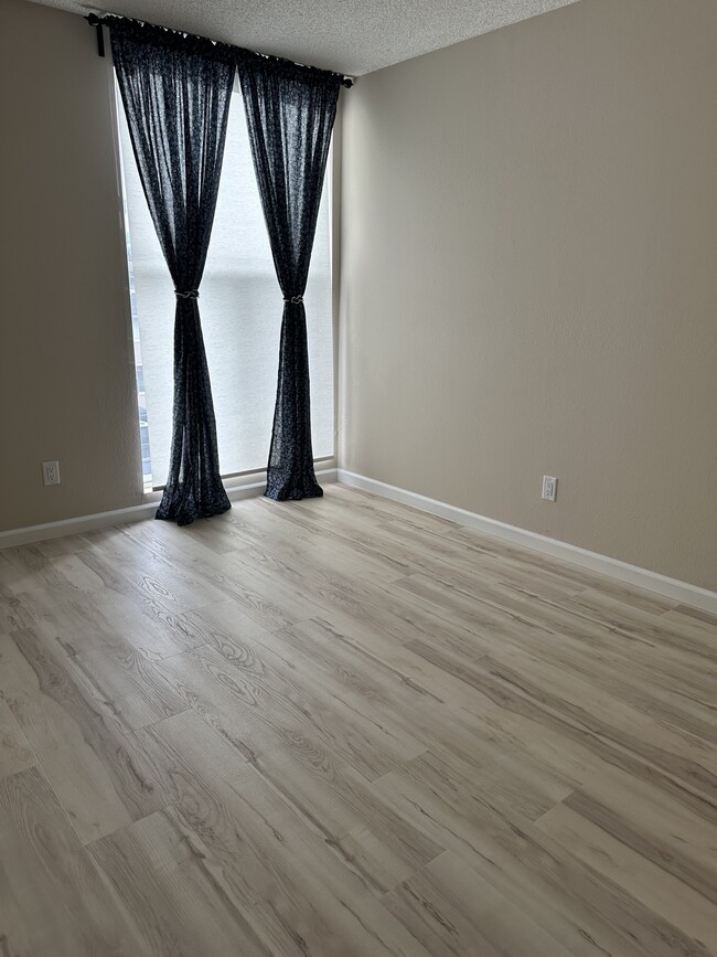 Photo - 1124 Eureka St Unidad 21