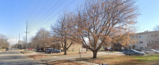 Photo - 904 E Milwaukee Ave