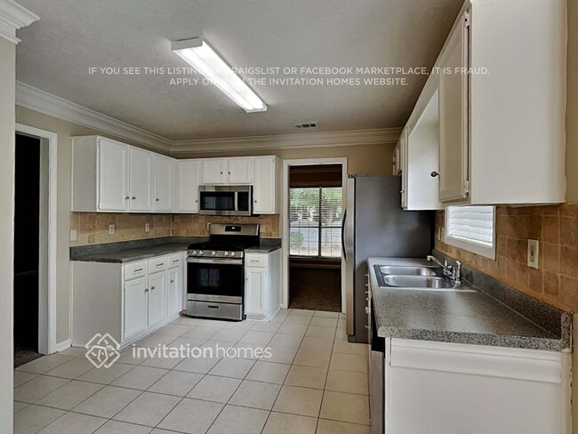 Photo - 650 Trellis Pond Ct