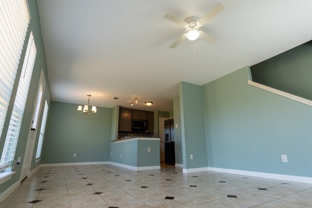 Photo - 623 Hollandbridge Ln