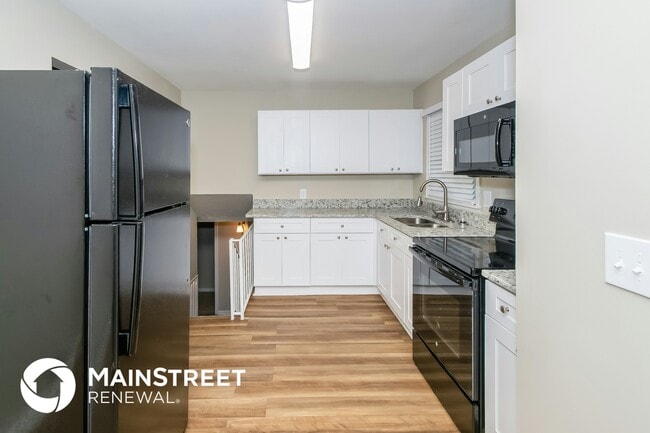 Photo - 1653 6th St NW