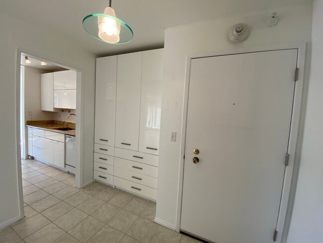 Photo - One Bedroom Condo Available in Watergate Community/Emeryville! Unit 388