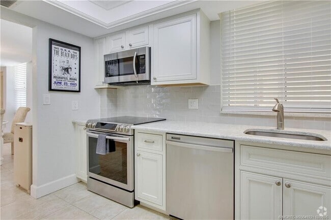Building Photo - 3442 NE Causeway Blvd Unit 103 Rental