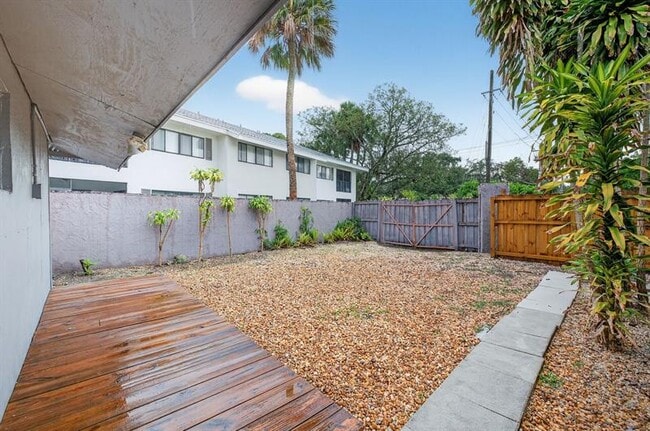 Building Photo - 2500 SW 18th Terrace Unit GH9 Rental