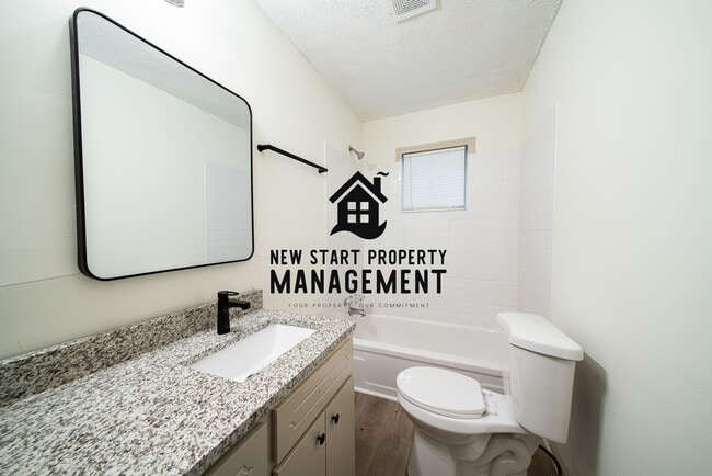 Photo - 1352 Baker St