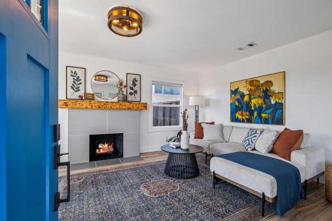 Photo - Contemporary Hillside Living