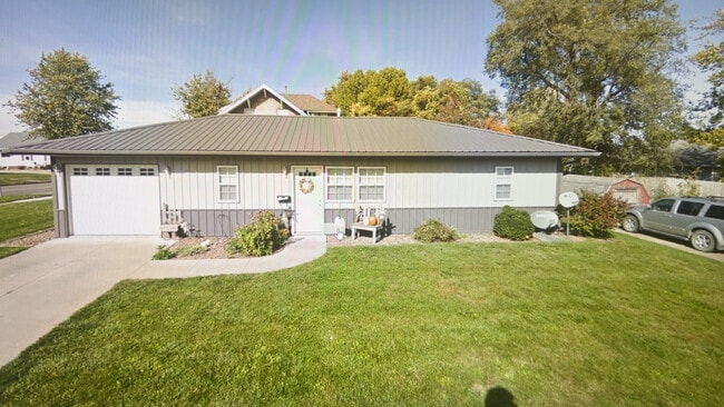 Building Photo - 109 W Pleasant St