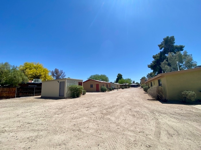 New Flooring! Spacious 1 Bedroom Available... - New Flooring! Spacious 1 Bedroom Available...