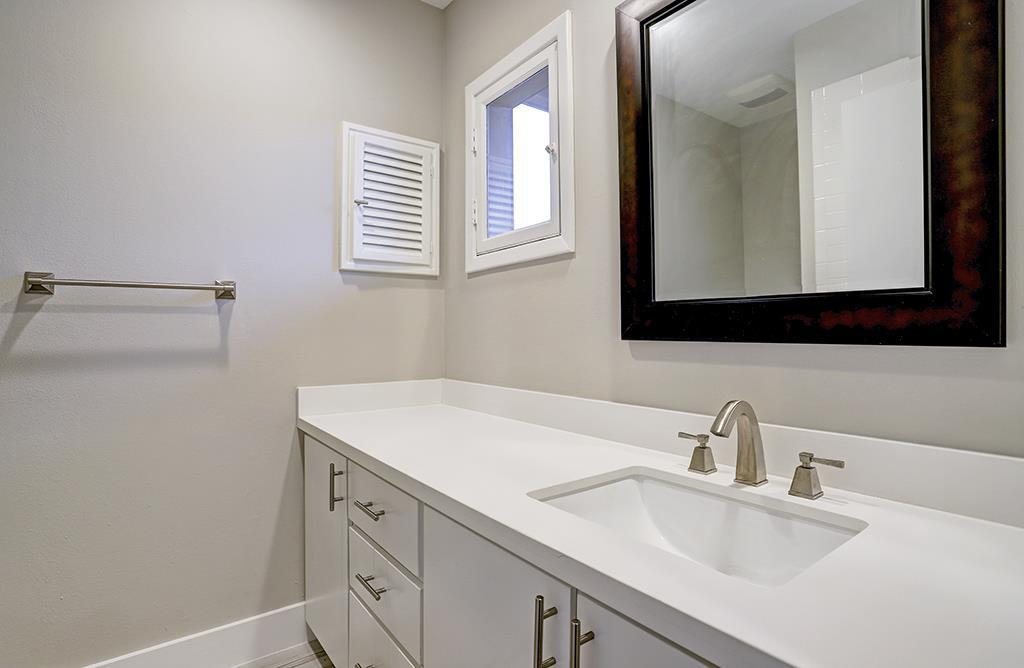 Photo - 2328 Wroxton Rd Unit A