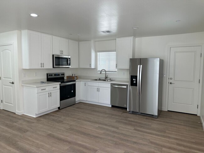 Photo - 916 W Perdew Ave Unit 916 W Perdew Ave - Apt B