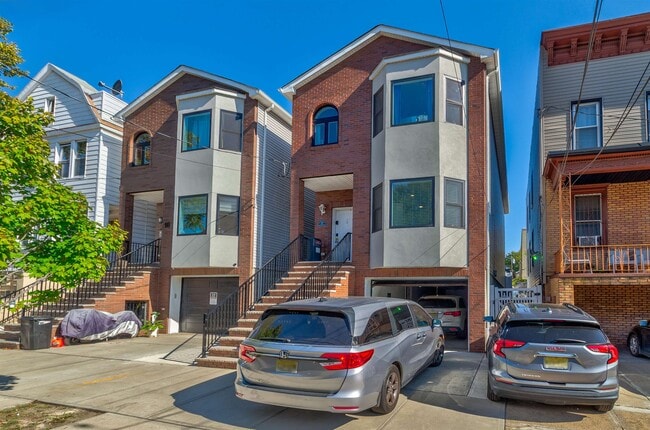 Photo - 14 STEVENS Ave Unit 1