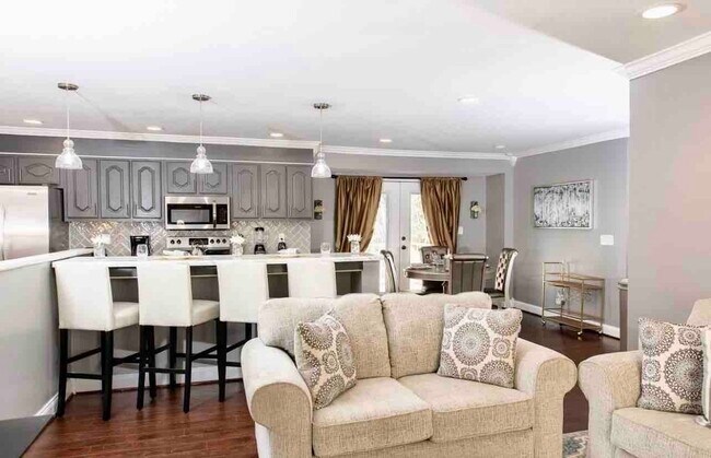 Photo - 893 77th Way S