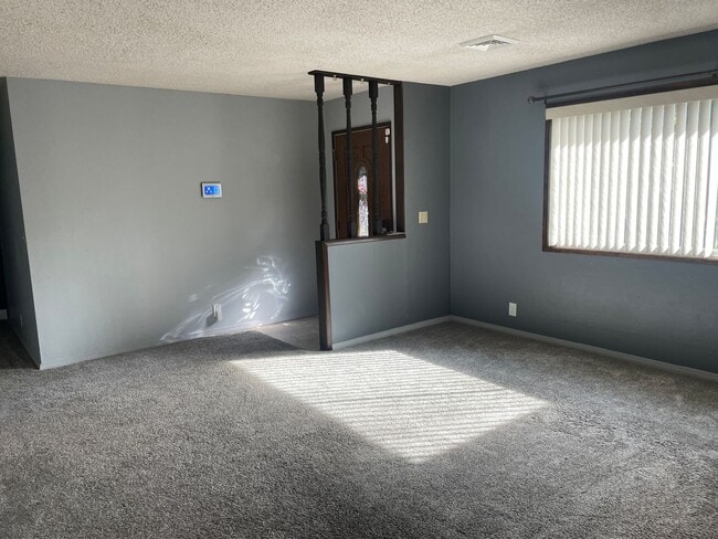 Photo - 4 Bedroom Rambler on 1 Acre!!