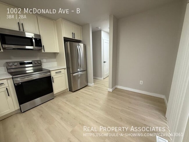 Photo - 1002 McDonald Ave Unidad B