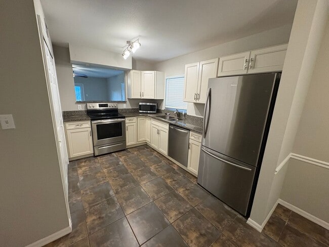 Photo - 1019 N Tremain St Unidad 1017