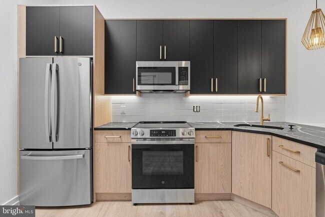 Building Photo - 203 S 13th St Unit 4B