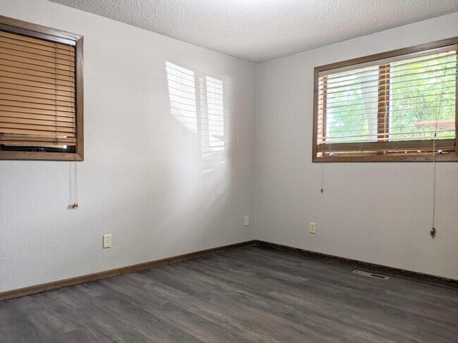 Photo - 1755 Colette Dr