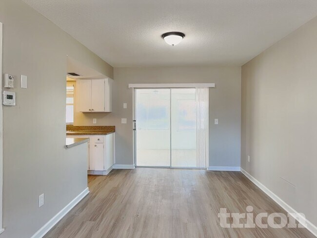 Photo - 4185 Bullard St