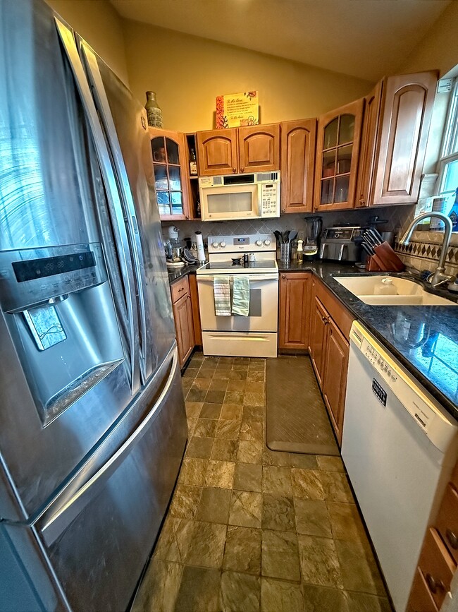 Photo - 236 N Middle Rd