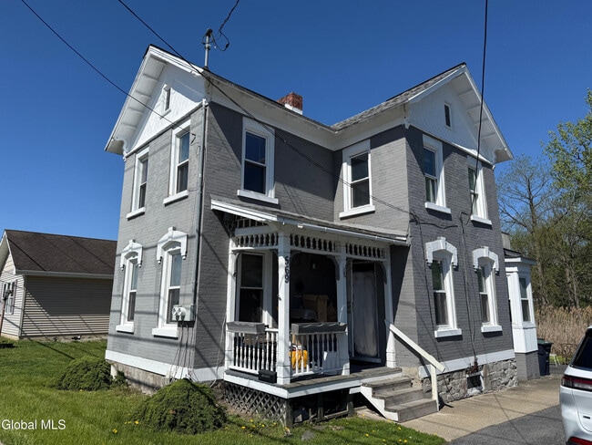 Building Photo - 569 Hudson Ave Unit 2