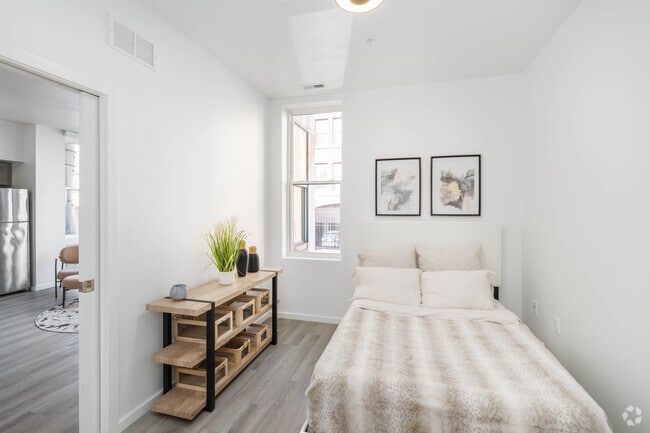 1BR 1BA 680SF
