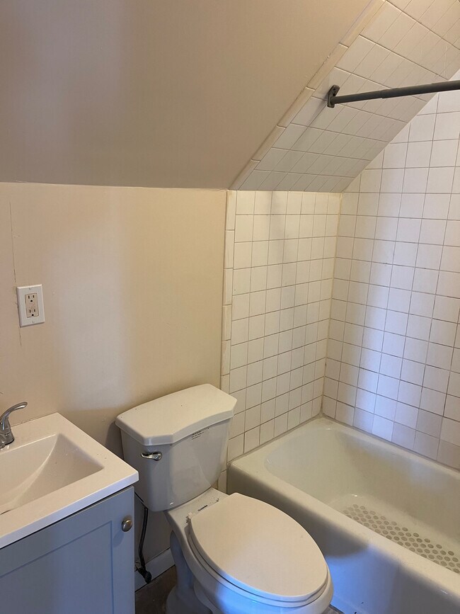 Photo - 13 Armstrong Pl Unidad Apt 3