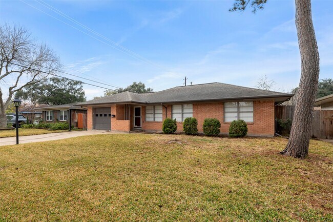 Photo - 6148 Indigo St