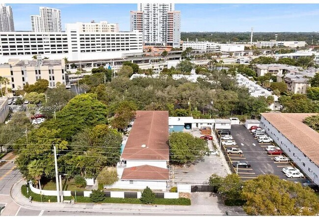 Photo - 6805 SW 88th St Unidad 13 Rental