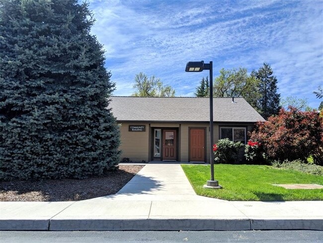 Photo - 556 G St Unit #556