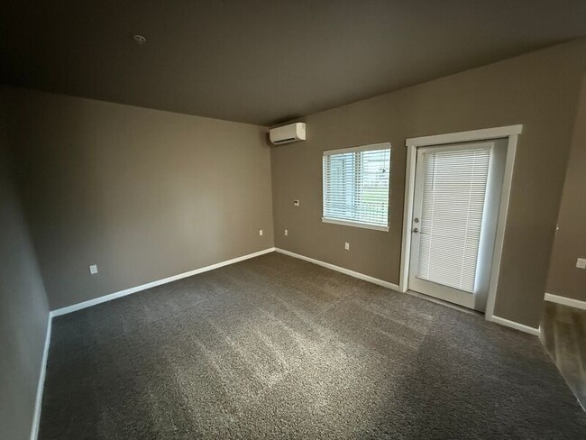 Photo - 4261 Hawthorne Ave NE Condo Unit 119