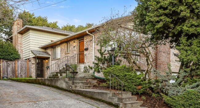 Photo - 3Bd/2.5Ba Seattle Duplex