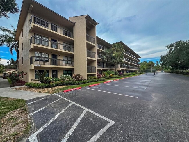 Building Photo - 625 30th Ave W Unit G402